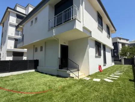 Seferihisar Camikebir’de Modern Ve Konforlu Villa