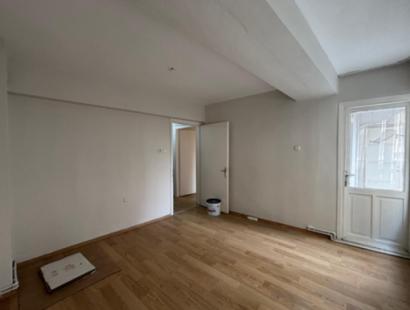 Alsancak  Kahramanlar  Akıncılar Caddesi Üzerinde 1.Kat Kombili Kiralık Daire!