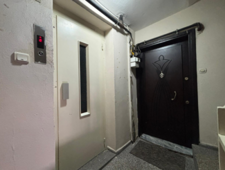 Alsancak  Kahramanlar  Akıncılar Caddesi Üzerinde 1.Kat Kombili Kiralık Daire!