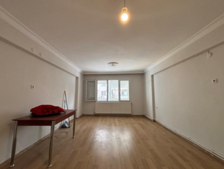 Alsancak  Kahramanlar  Akıncılar Caddesi Üzerinde 1.Kat Kombili Kiralık Daire!