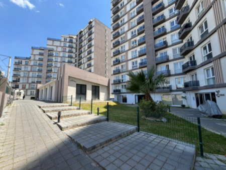 Buca Vita Loft’ta Havuz Manzaralı 2+1 2.Kat Eşyalı Kiralık Daire!