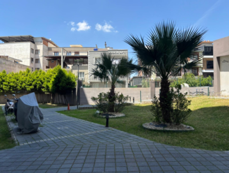 Buca Vita Loft’ta Havuz Manzaralı 2+1 2.Kat Eşyalı Kiralık Daire!