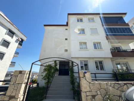 Seferihisar Çolak İbrahimbey' De 2+1 Ferah Ve Kullanışlı Kiralık Daire