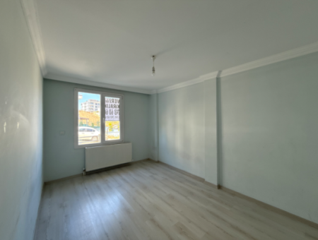 Seferihisar Çolak İbrahimbey' De 2+1 Ferah Ve Kullanışlı Kiralık Daire