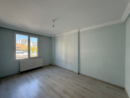 Seferihisar Çolak İbrahimbey' De 2+1 Ferah Ve Kullanışlı Kiralık Daire