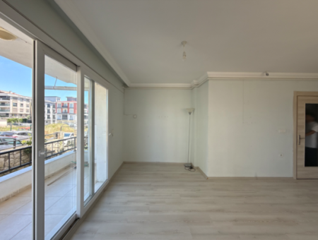 Seferihisar Çolak İbrahimbey' De 2+1 Ferah Ve Kullanışlı Kiralık Daire