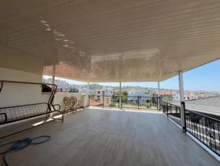 Seferihisar Akarca’da Denize Yakın, Müstakil Tadında Geniş Ve Keyifli Yaşam Alanı Sunan Villa