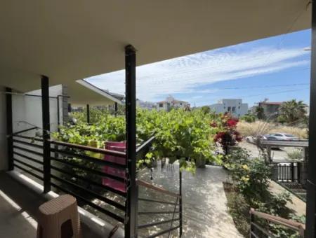 Seferihisar Akarca’da Denize Yakın, Müstakil Tadında Geniş Ve Keyifli Yaşam Alanı Sunan Villa