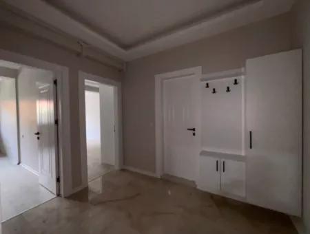 Şehir Merkezinde Kapalı Otoparklı, Asansörlü Ve Balkonlu Satılık 2+1 Daire