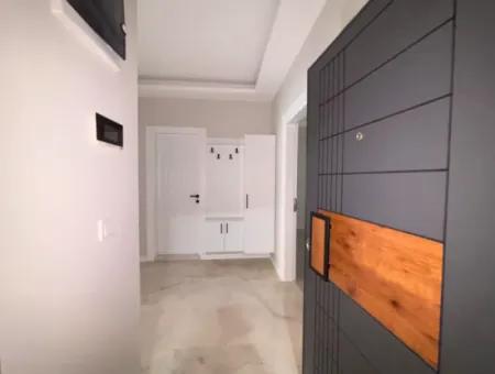 Şehir Merkezinde Kapalı Otoparklı, Asansörlü Ve Balkonlu Satılık 2+1 Daire