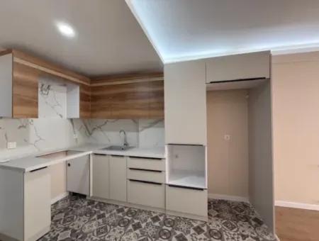 Seferihisar Çolak İbrahim Mahallesi'nde Satılık Modern 1+1 Daire