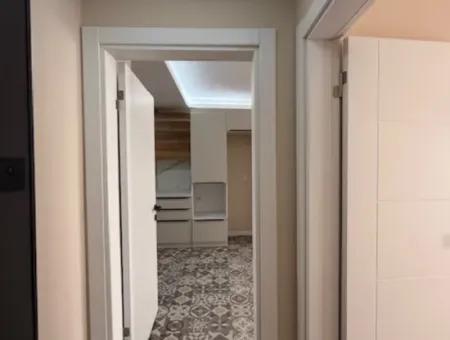 Seferihisar Çolak İbrahim Mahallesi'nde Satılık Modern 1+1 Daire