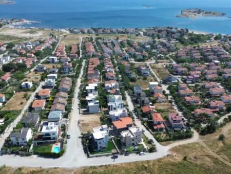Seferihisar Akarca’da Konforlu Ve Keyifli Yaşam Alanı Sunan Villa