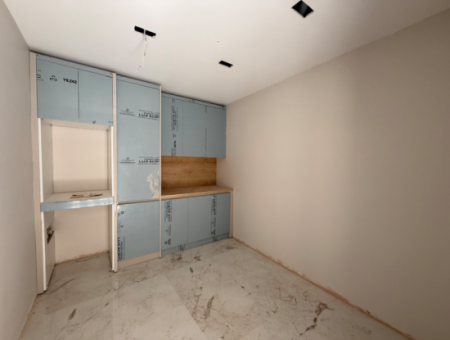 Seferihisar Camikebir Mahallesi'nde 4+1 Triplex Villa