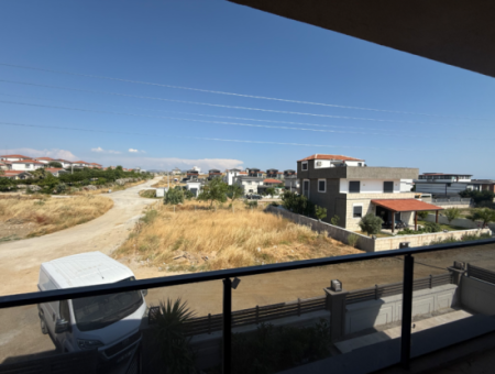 Seferihisar Akarca Bora Bora Evleri Yakınında Satılık Havuzlu Modern Villa