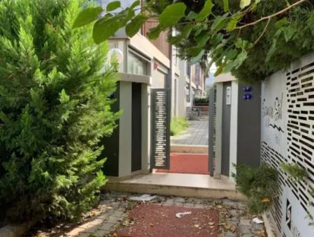 Saygın Stil Yalı'da Köşe Konumlu, Teraslı Ve Kış Bahçeli Özel Villa