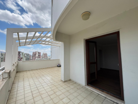Karşıyaka Mavişehir Albatros’ta 16.Kat Teraslı 1+1 Kiralık Daire