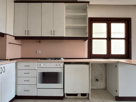 Karşıyaka Mavişehir Albatros’ta 16.Kat Teraslı 1+1 Kiralık Daire