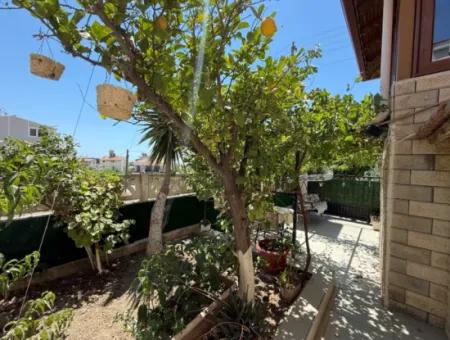 Akarca Plajı'na Yürüme Mesafesinde, 3 Taraflı Bahçeli Satılık Yazlık Villa