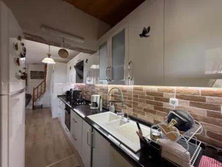 Akarca Plajı'na Yürüme Mesafesinde, 3 Taraflı Bahçeli Satılık Yazlık Villa