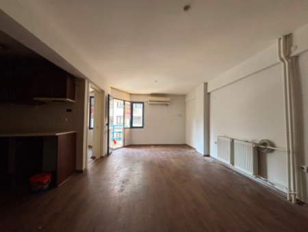 Alsancak Dünya Göz Hastanesi Yakını 2.Kat 1+1 50M2 Asansörlü Kiralık Daire