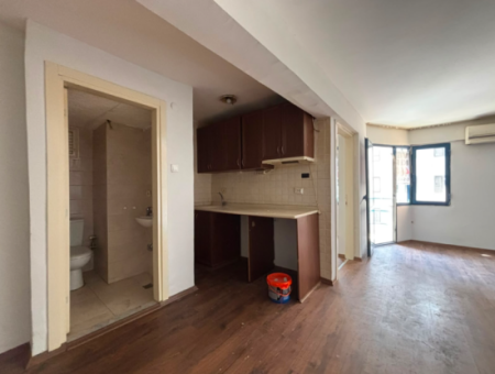 Alsancak Dünya Göz Hastanesi Yakını 2.Kat 1+1 50M2 Asansörlü Kiralık Daire