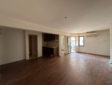 Alsancak Dünya Göz Hastanesi Yakını 2.Kat 1+1 50M2 Asansörlü Kiralık Daire