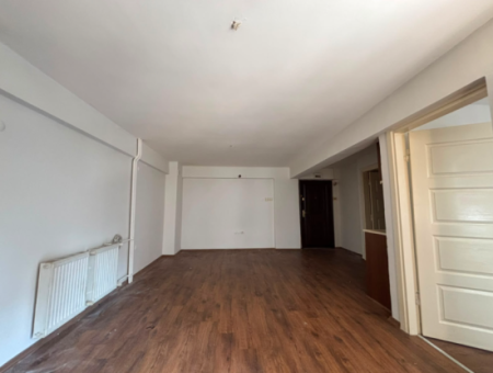 Alsancak Dünya Göz Hastanesi Yakını 2.Kat 1+1 50M2 Asansörlü Kiralık Daire