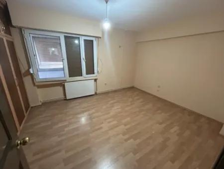 Alsancak Mustafa Bey Caddesi’nde İzmir Kültürpark'a Geniş Cepheli Kiralık Daire 3+1 140M2