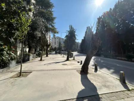 Alsancak Mustafa Bey Caddesi’nde İzmir Kültürpark'a Geniş Cepheli Kiralık Daire 3+1 140M2