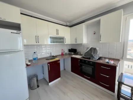 Seferihisar Çolak İbrahim Bey Mahallesi'nde Kiralık 2+1 Daire – Konforlu Ve Merkezi Yaşam!