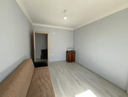 Seferihisar Çolak İbrahim Bey Mahallesi'nde Kiralık 2+1 Daire – Konforlu Ve Merkezi Yaşam!