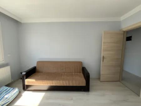 Seferihisar Çolak İbrahim Bey Mahallesi'nde Kiralık 2+1 Daire – Konforlu Ve Merkezi Yaşam!