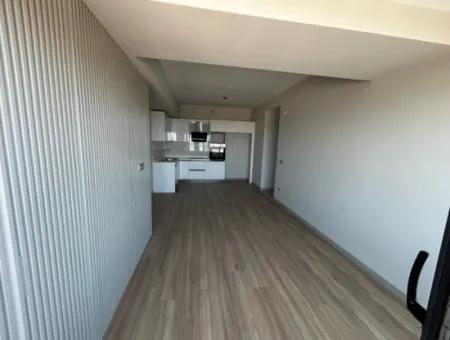 İzka Merkez Yaşam Konak’ta 25 Kat Panoramik Manzaralı Lüks 2+1 Daire