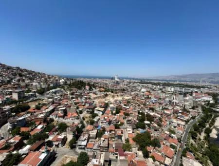İzka Merkez Yaşam Konak’ta 25 Kat Panoramik Manzaralı Lüks 2+1