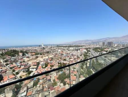 İzka Merkez Yaşam Konak’ta 25 Kat Panoramik Manzaralı Lüks 2+1