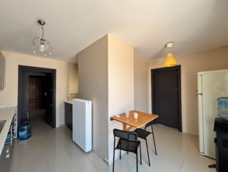 Alsancak  Cumhuriyet Meydanında  Deniz Manzaralı  7.Kat 410M2 Teraslı 3+1 Kiralık Daire !