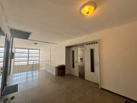 Alsancak  Cumhuriyet Meydanında  Deniz Manzaralı  7.Kat 410M2 Teraslı 3+1 Kiralık Daire !