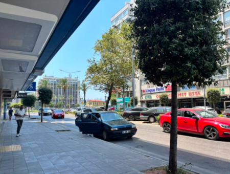 Alsancak  Cumhuriyet Meydanında  Deniz Manzaralı  7.Kat 410M2 Teraslı 3+1 Kiralık Daire !