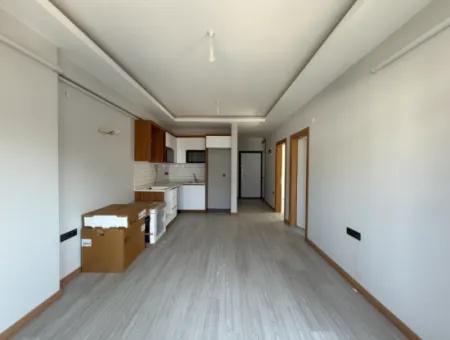 Seferihisar Camikebir Mahallesi'nde Satılık Sıfır 2+1 Daire | Balkonlu | Otomatik Panjurlu | Arçelik Ankastreli | Otoparklı