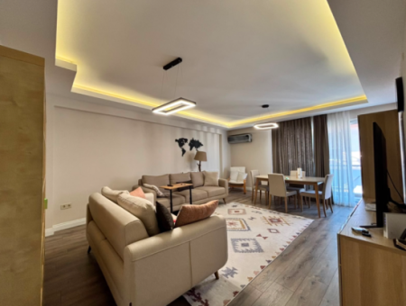 Karşıyaka  Demirköprüde 3+1 Lüks Eşyalı Otoparklı Kiralık Daire!