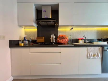 Karşıyaka  Demirköprüde 3+1 Lüks Eşyalı Otoparklı Kiralık Daire!