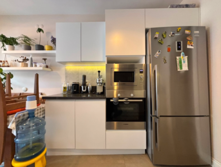 Karşıyaka  Demirköprüde 3+1 Lüks Eşyalı Otoparklı Kiralık Daire!