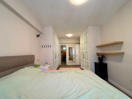 Karşıyaka  Demirköprüde 3+1 Lüks Eşyalı Otoparklı Kiralık Daire!