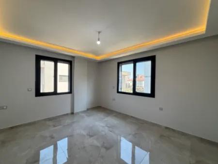 Seferihisar Kent Merkezinde Villalar Bölgesinde Satılık Özel Villa