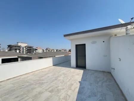 Seferihisar Kent Merkezinde Villalar Bölgesinde Satılık Özel Villa