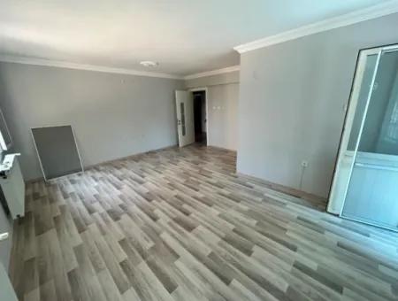 Yıldız Mahallesi Demirkent Sitesinde 1. Kat 3+1 Kiralık Daire
