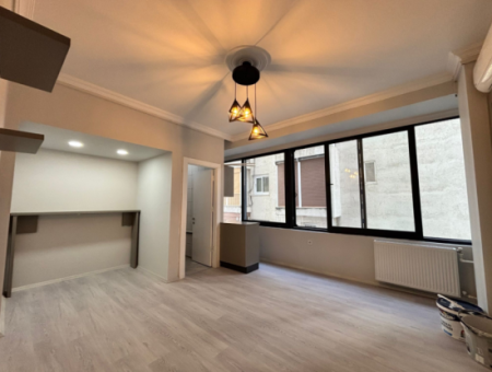 Alsancak Cumhuriyet Meydanı 4.Kat Tadilatlı Kiralık Ofıs/Iş Yeri