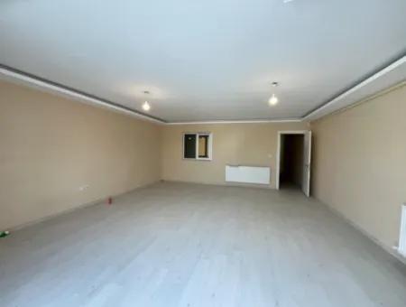 Seferihisar Tepecik Mahallesi’nde 150 M² Geniş 3+1 Dubleks Kiralık Daire