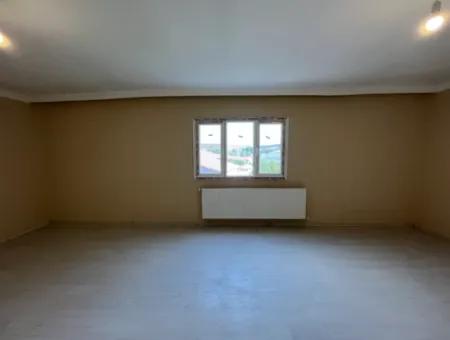 Seferihisar Tepecik Mahallesi’nde 150 M² Geniş 3+1 Dubleks Kiralık Daire